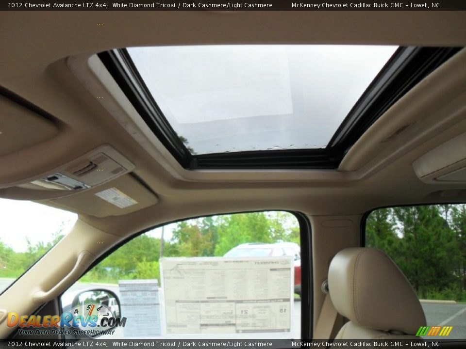 2012 Chevrolet Avalanche LTZ 4x4 White Diamond Tricoat / Dark Cashmere/Light Cashmere Photo #10