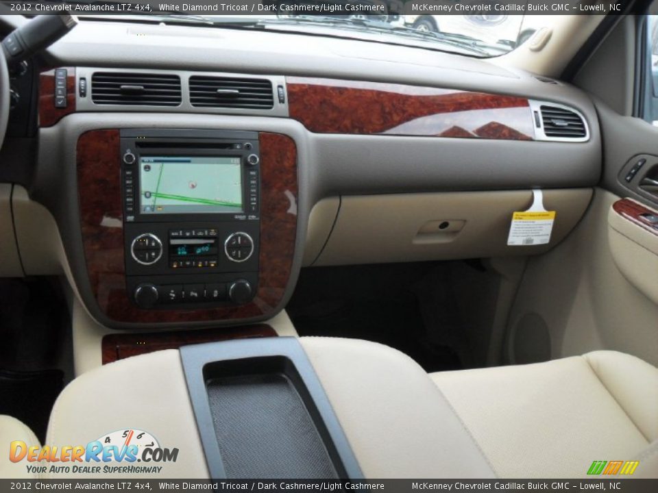 2012 Chevrolet Avalanche LTZ 4x4 White Diamond Tricoat / Dark Cashmere/Light Cashmere Photo #17