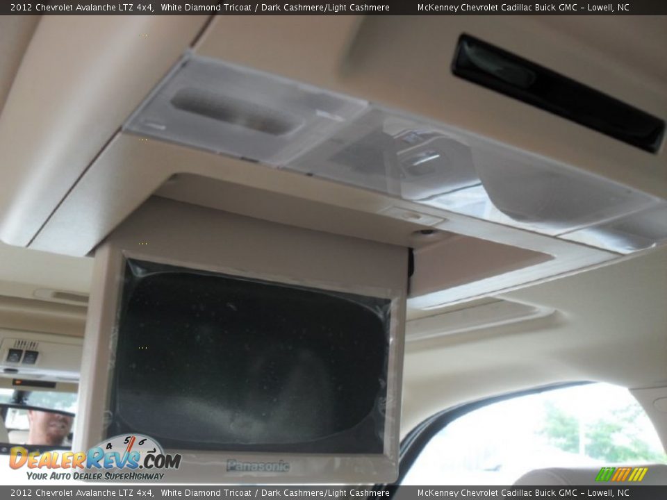 2012 Chevrolet Avalanche LTZ 4x4 White Diamond Tricoat / Dark Cashmere/Light Cashmere Photo #18