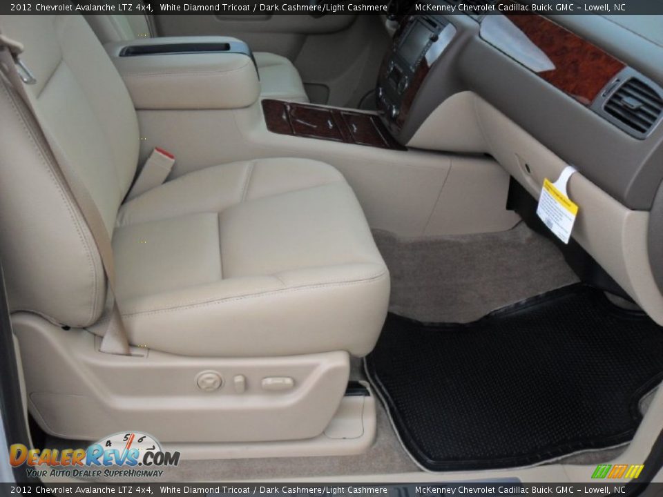 Dark Cashmere/Light Cashmere Interior - 2012 Chevrolet Avalanche LTZ 4x4 Photo #21