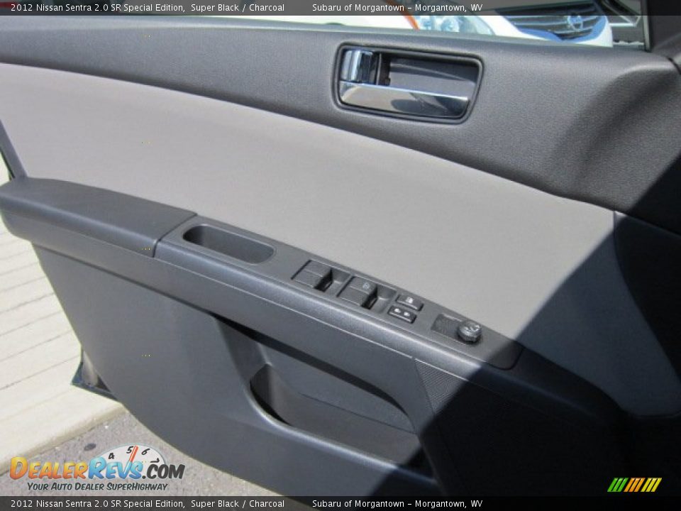 2012 Nissan Sentra 2.0 SR Special Edition Super Black / Charcoal Photo #17