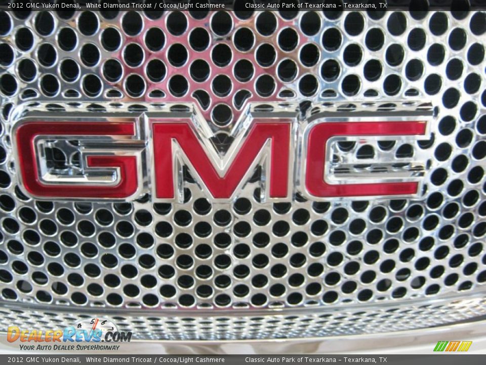 2012 GMC Yukon Denali Logo Photo #25