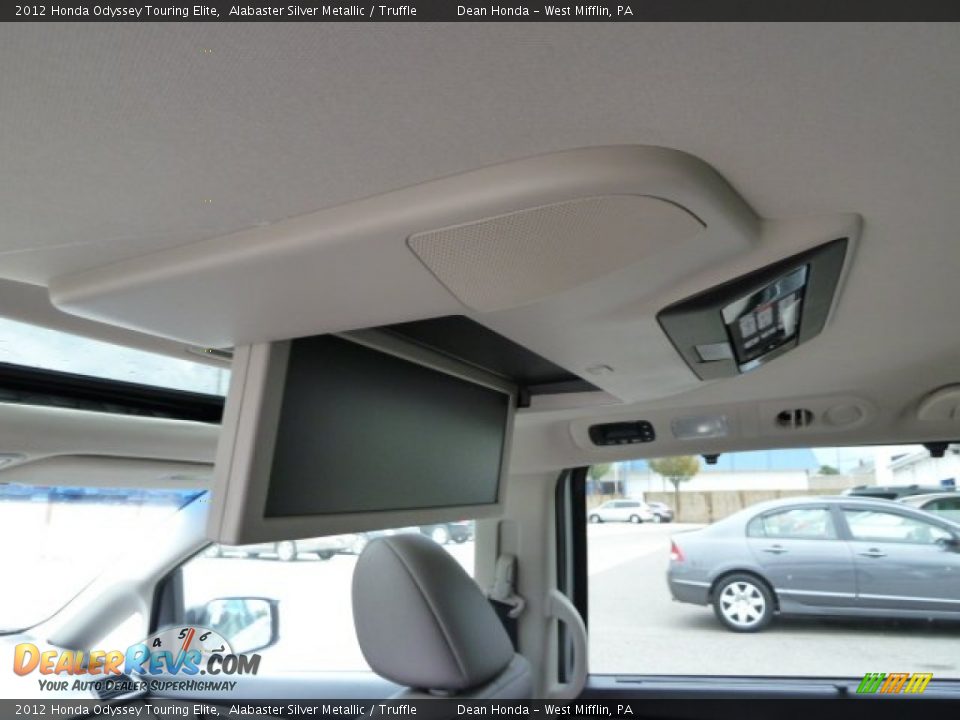 Controls of 2012 Honda Odyssey Touring Elite Photo #18