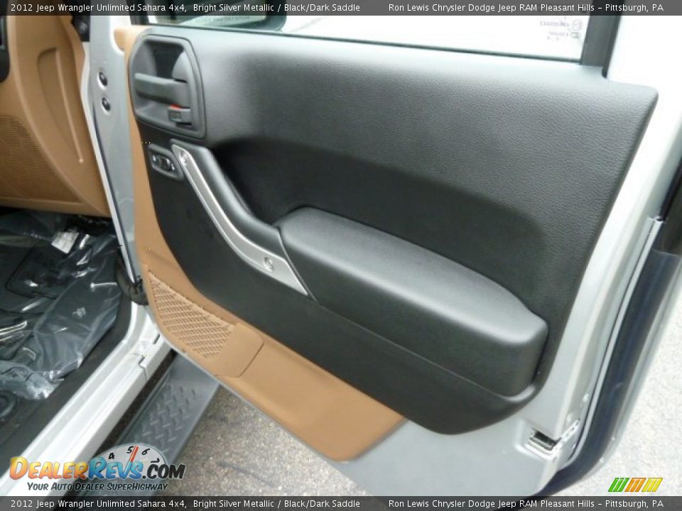 Door Panel of 2012 Jeep Wrangler Unlimited Sahara 4x4 Photo #15