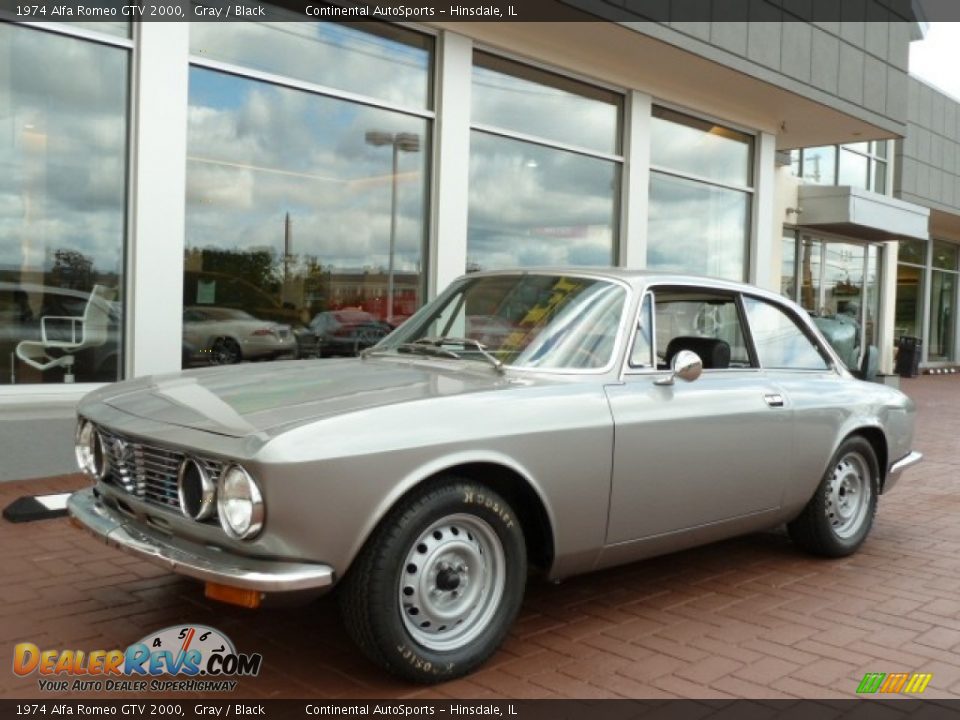 Front 3/4 View of 1974 Alfa Romeo GTV 2000 Photo #2