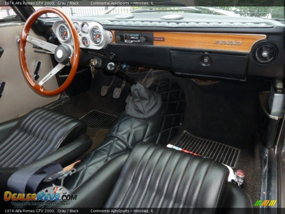 Dashboard of 1974 Alfa Romeo GTV 2000 Photo #18