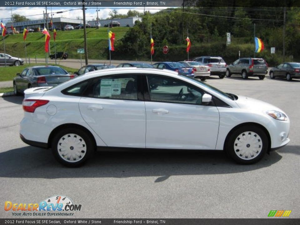 2012 Ford Focus SE SFE Sedan Oxford White / Stone Photo #5
