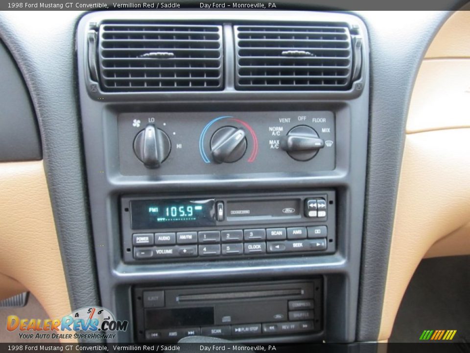 Controls of 1998 Ford Mustang GT Convertible Photo #11