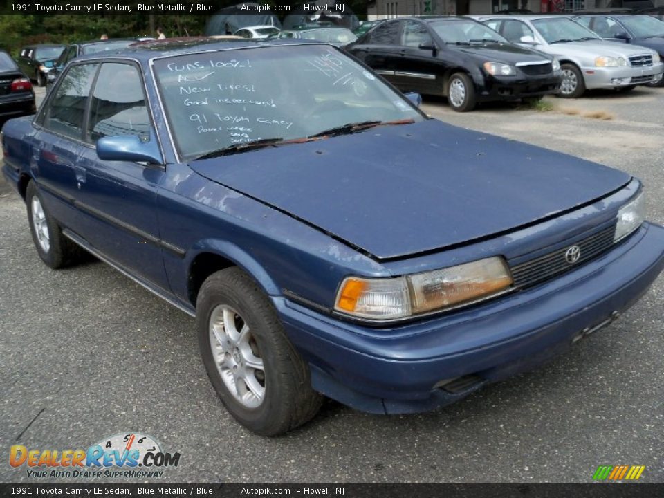 1991 Toyota Camry LE Sedan Blue Metallic / Blue Photo #2