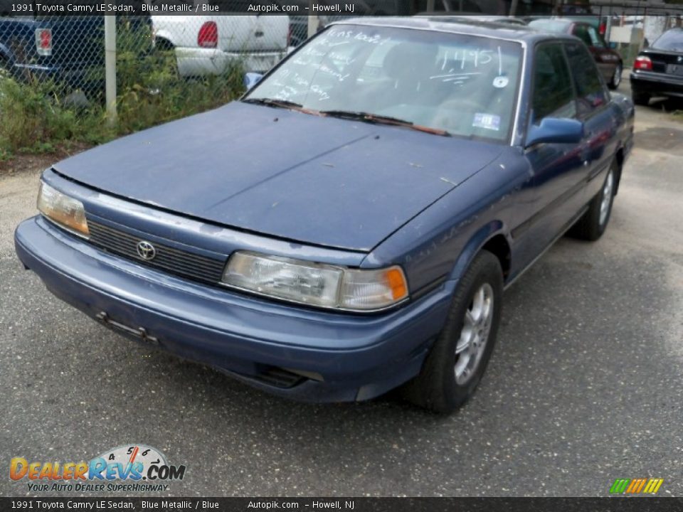 1991 Toyota Camry LE Sedan Blue Metallic / Blue Photo #3