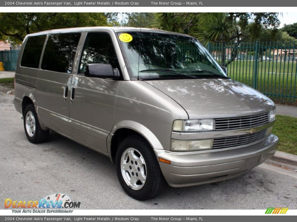 2004 Chevrolet Astro Passenger Van Light Pewter Metallic / Medium Gray Photo #14