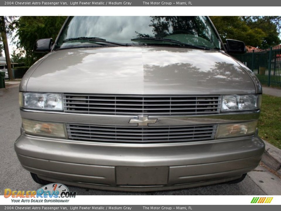 2004 Chevrolet Astro Passenger Van Light Pewter Metallic / Medium Gray Photo #15