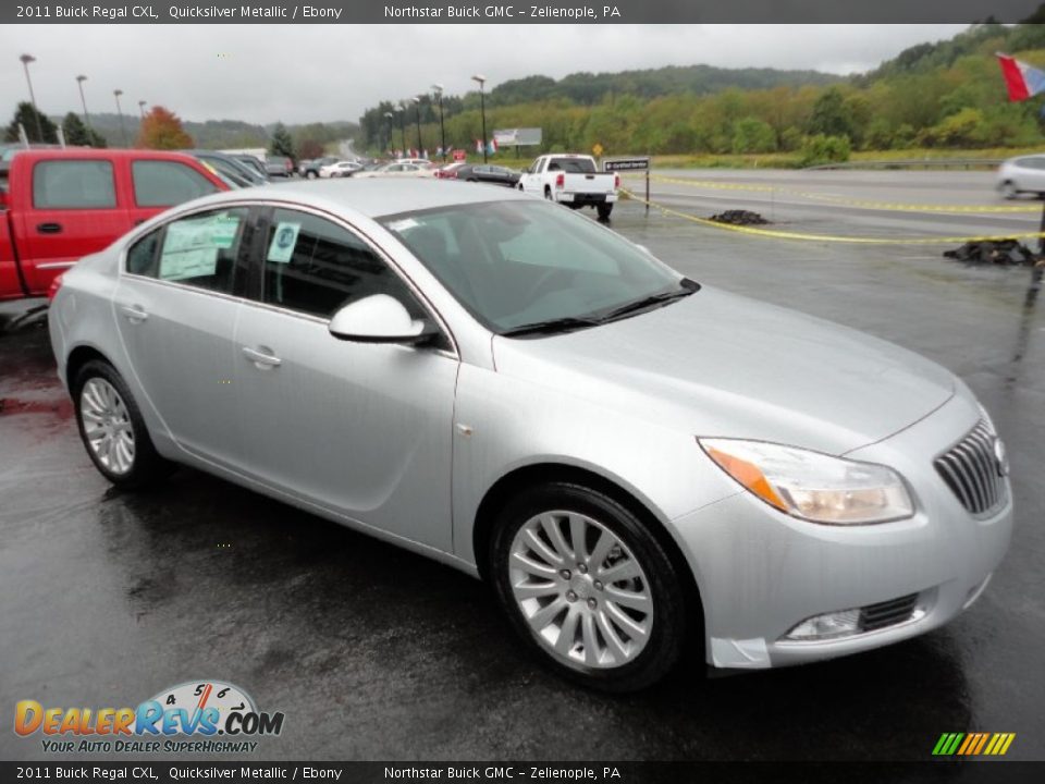 Front 3/4 View of 2011 Buick Regal CXL Photo #7