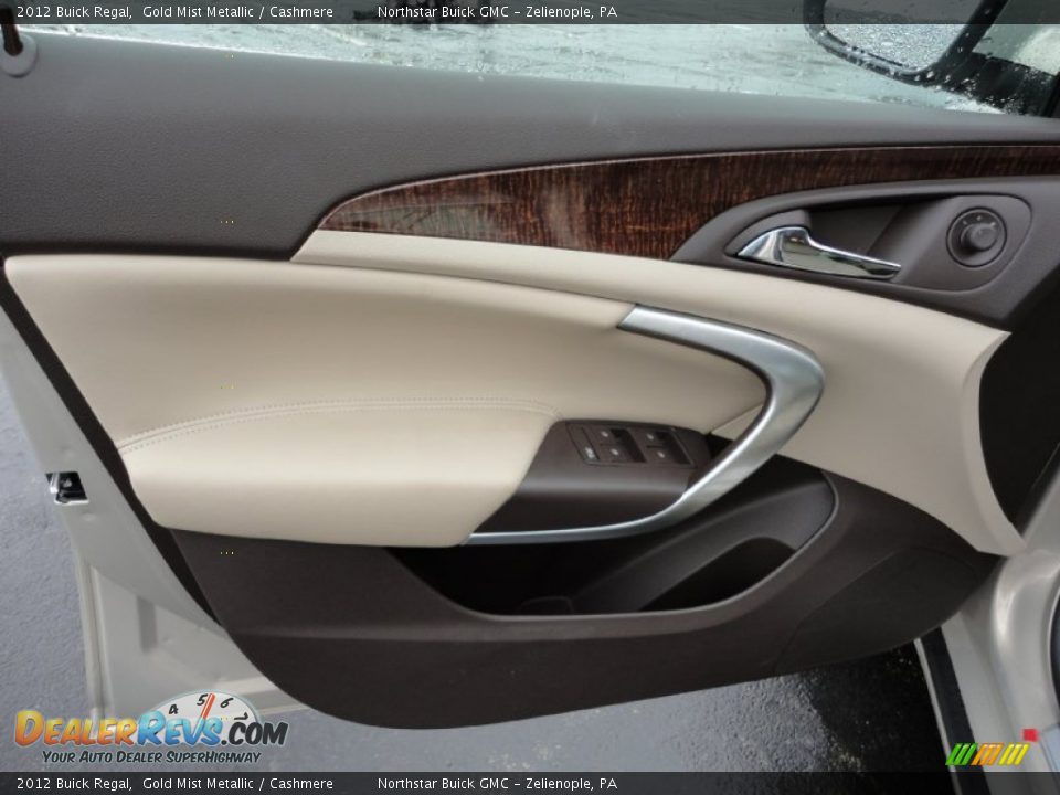 Door Panel of 2012 Buick Regal  Photo #12