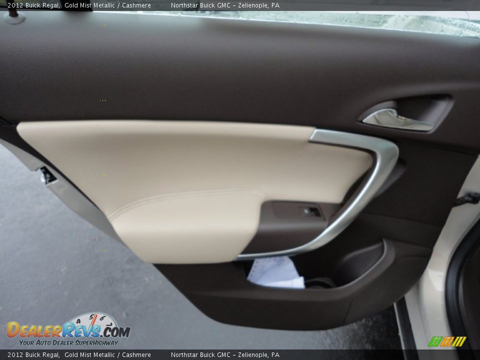 Door Panel of 2012 Buick Regal  Photo #13