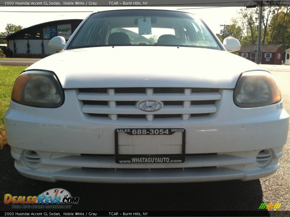 2003 Hyundai Accent GL Sedan Noble White / Gray Photo #3
