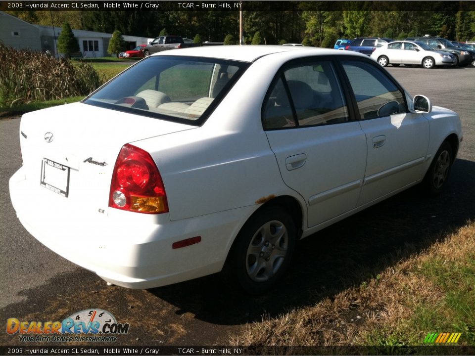 2003 Hyundai Accent GL Sedan Noble White / Gray Photo #4