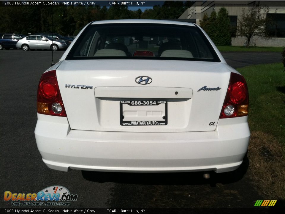 2003 Hyundai Accent GL Sedan Noble White / Gray Photo #5