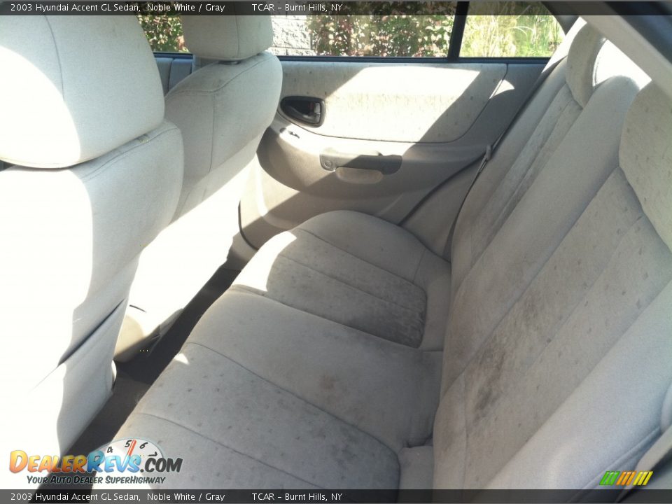 2003 Hyundai Accent GL Sedan Noble White / Gray Photo #9