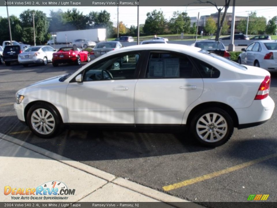 2004 Volvo S40 2.4i Ice White / Light Taupe Photo #6