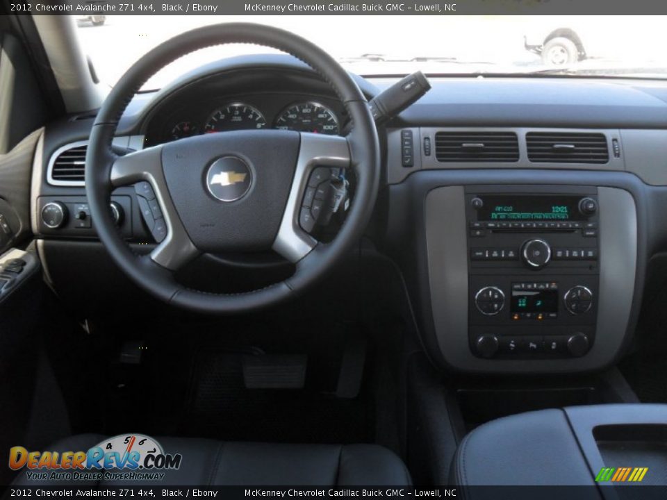 2012 Chevrolet Avalanche Z71 4x4 Black / Ebony Photo #17