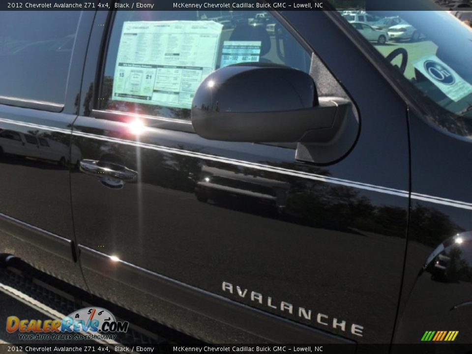 2012 Chevrolet Avalanche Z71 4x4 Black / Ebony Photo #24