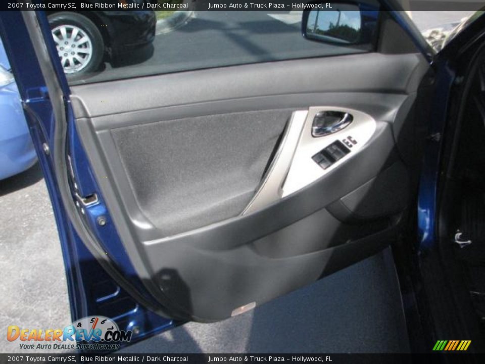 2007 Toyota Camry SE Blue Ribbon Metallic / Dark Charcoal Photo #17