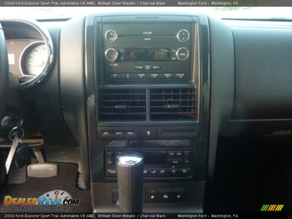 Controls of 2009 Ford Explorer Sport Trac Adrenaline V8 AWD Photo #18