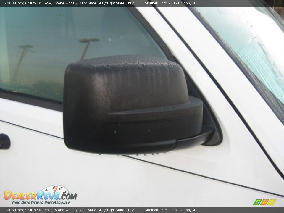 2008 Dodge Nitro SXT 4x4 Stone White / Dark Slate Gray/Light Slate Gray Photo #16