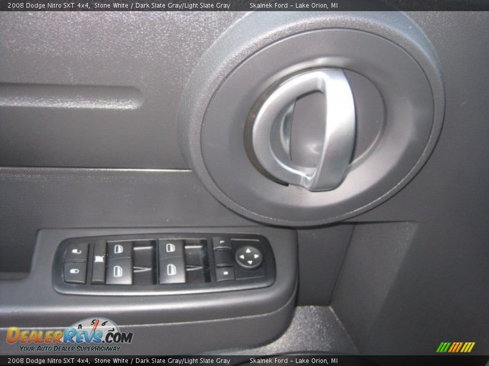 2008 Dodge Nitro SXT 4x4 Stone White / Dark Slate Gray/Light Slate Gray Photo #22