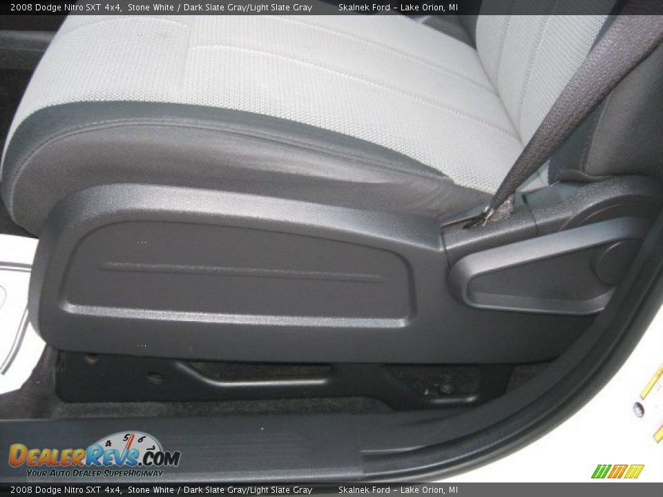2008 Dodge Nitro SXT 4x4 Stone White / Dark Slate Gray/Light Slate Gray Photo #23