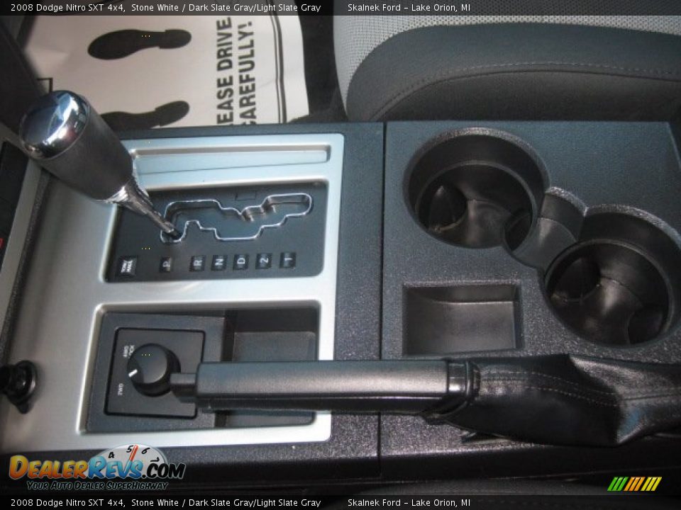 2008 Dodge Nitro SXT 4x4 Stone White / Dark Slate Gray/Light Slate Gray Photo #28