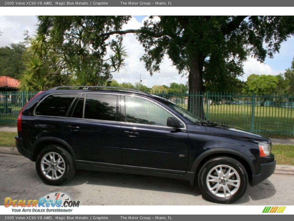 2005 Volvo XC90 V8 AWD Magic Blue Metallic / Graphite Photo #11