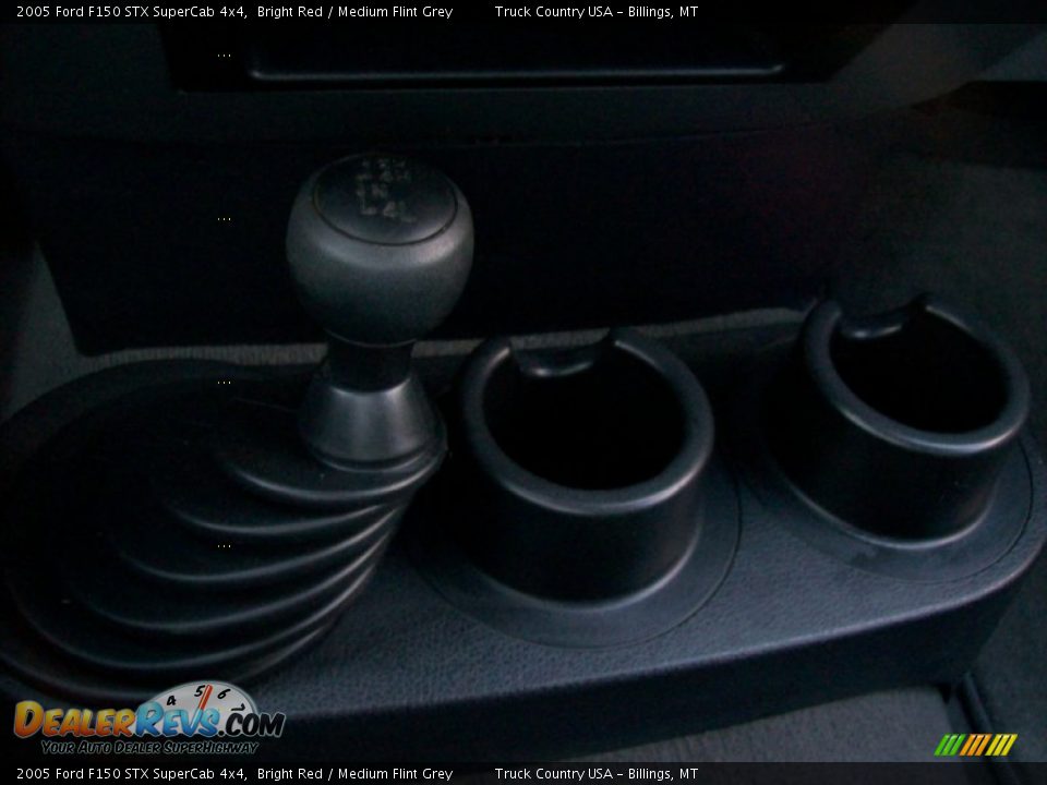 2005 Ford F150 STX SuperCab 4x4 Bright Red / Medium Flint Grey Photo #8