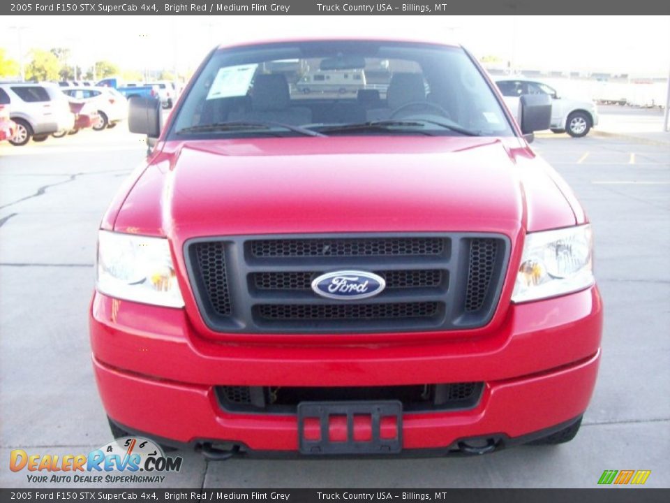 2005 Ford F150 STX SuperCab 4x4 Bright Red / Medium Flint Grey Photo #12