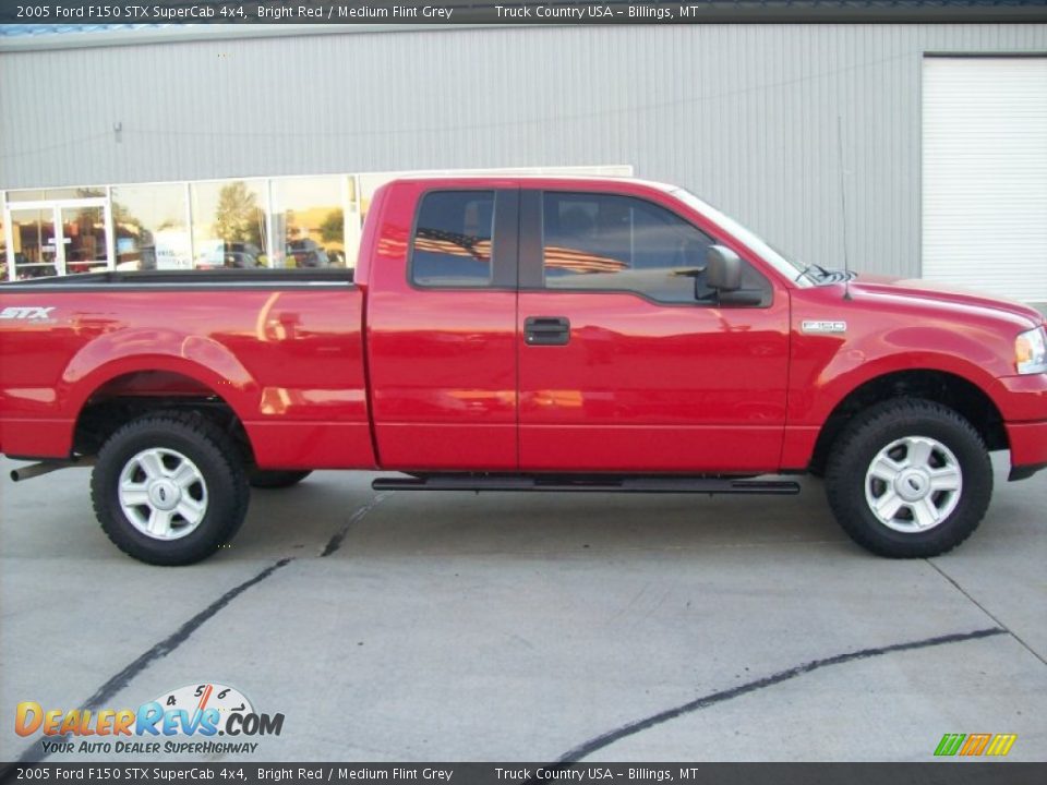2005 Ford F150 STX SuperCab 4x4 Bright Red / Medium Flint Grey Photo #16