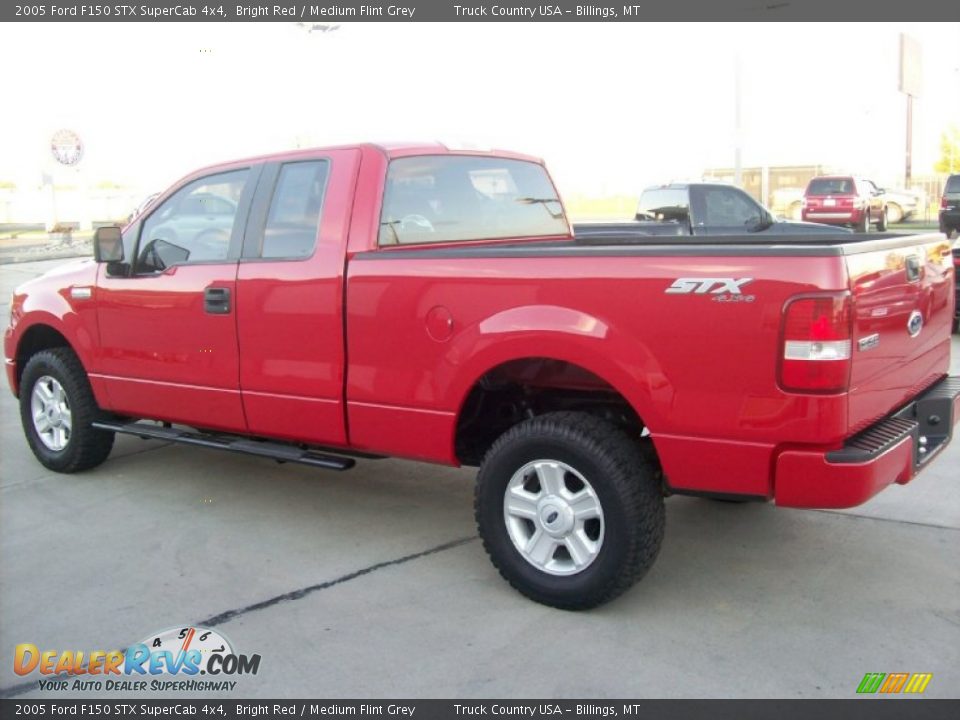 2005 Ford F150 STX SuperCab 4x4 Bright Red / Medium Flint Grey Photo #20