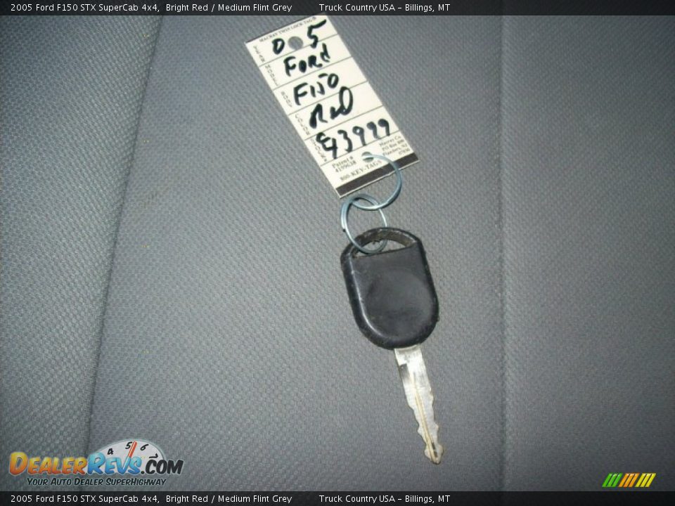 2005 Ford F150 STX SuperCab 4x4 Bright Red / Medium Flint Grey Photo #21
