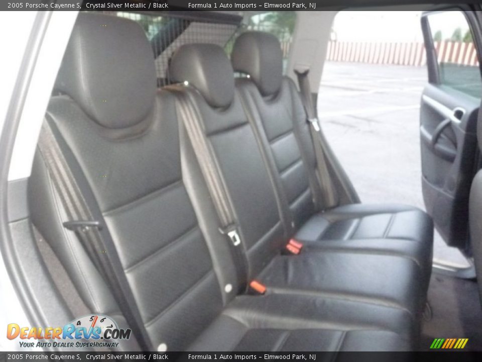 2005 Porsche Cayenne S Crystal Silver Metallic / Black Photo #25