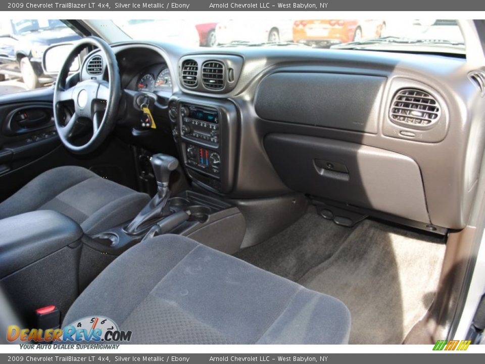 2009 Chevrolet TrailBlazer LT 4x4 Silver Ice Metallic / Ebony Photo #9