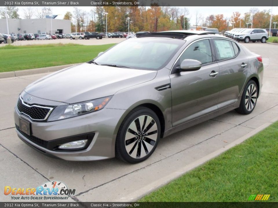 Front 3/4 View of 2012 Kia Optima SX Photo #3