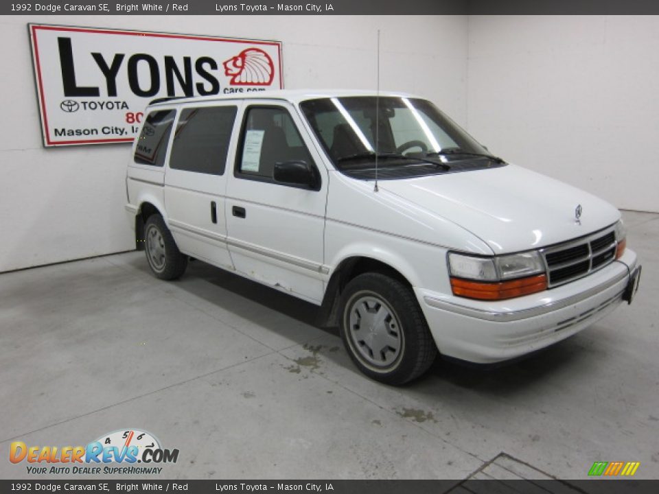 1992 Dodge Caravan SE Bright White / Red Photo #12