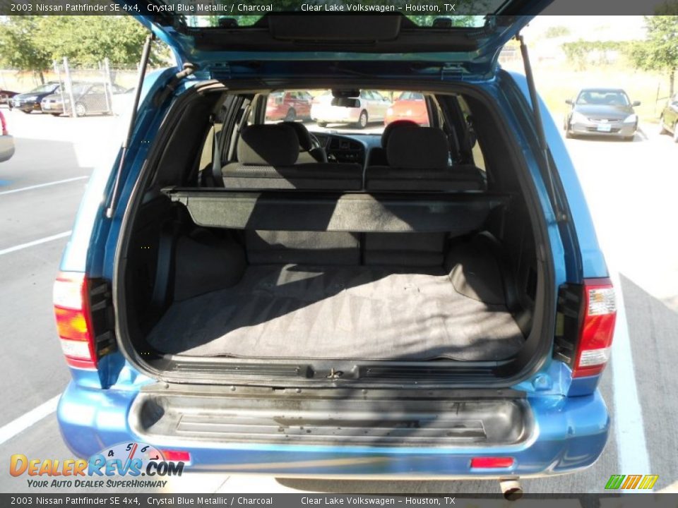 2003 Nissan Pathfinder SE 4x4 Crystal Blue Metallic / Charcoal Photo #10