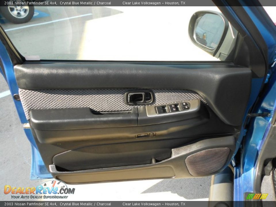 2003 Nissan Pathfinder SE 4x4 Crystal Blue Metallic / Charcoal Photo #12