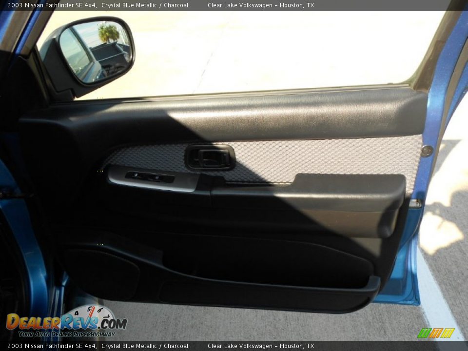 2003 Nissan Pathfinder SE 4x4 Crystal Blue Metallic / Charcoal Photo #15