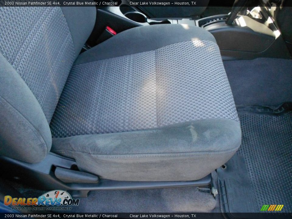 2003 Nissan Pathfinder SE 4x4 Crystal Blue Metallic / Charcoal Photo #17