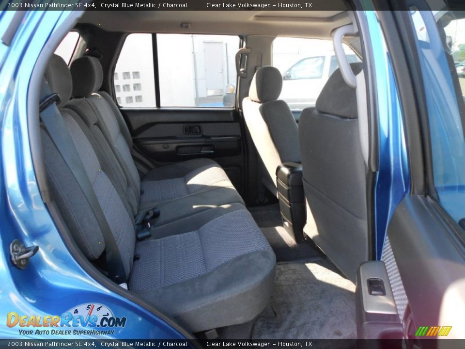 2003 Nissan Pathfinder SE 4x4 Crystal Blue Metallic / Charcoal Photo #18