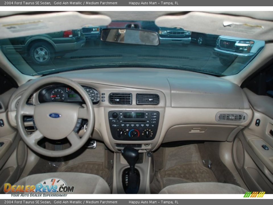 2004 Ford Taurus SE Sedan Gold Ash Metallic / Medium Parchment Photo #7