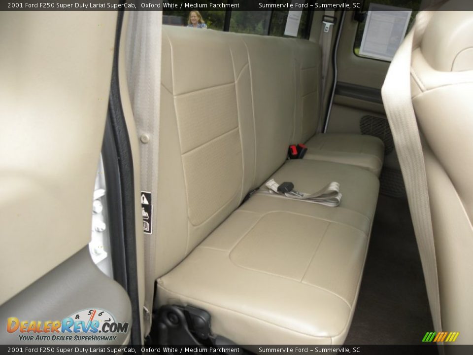 Medium Parchment Interior - 2001 Ford F250 Super Duty Lariat SuperCab Photo #10