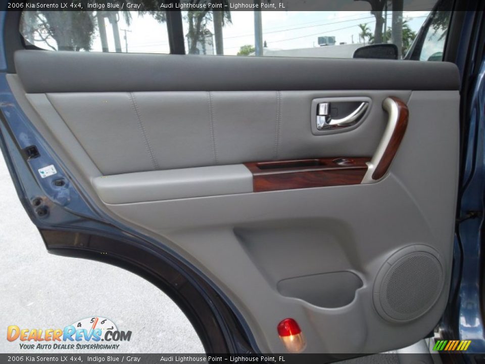 2006 Kia Sorento LX 4x4 Indigo Blue / Gray Photo #18